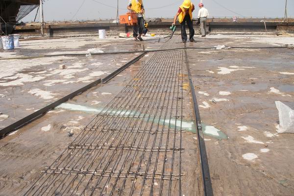 希爾頓酒店樓頂鋼絲繩網片加固（張拉后狀態）